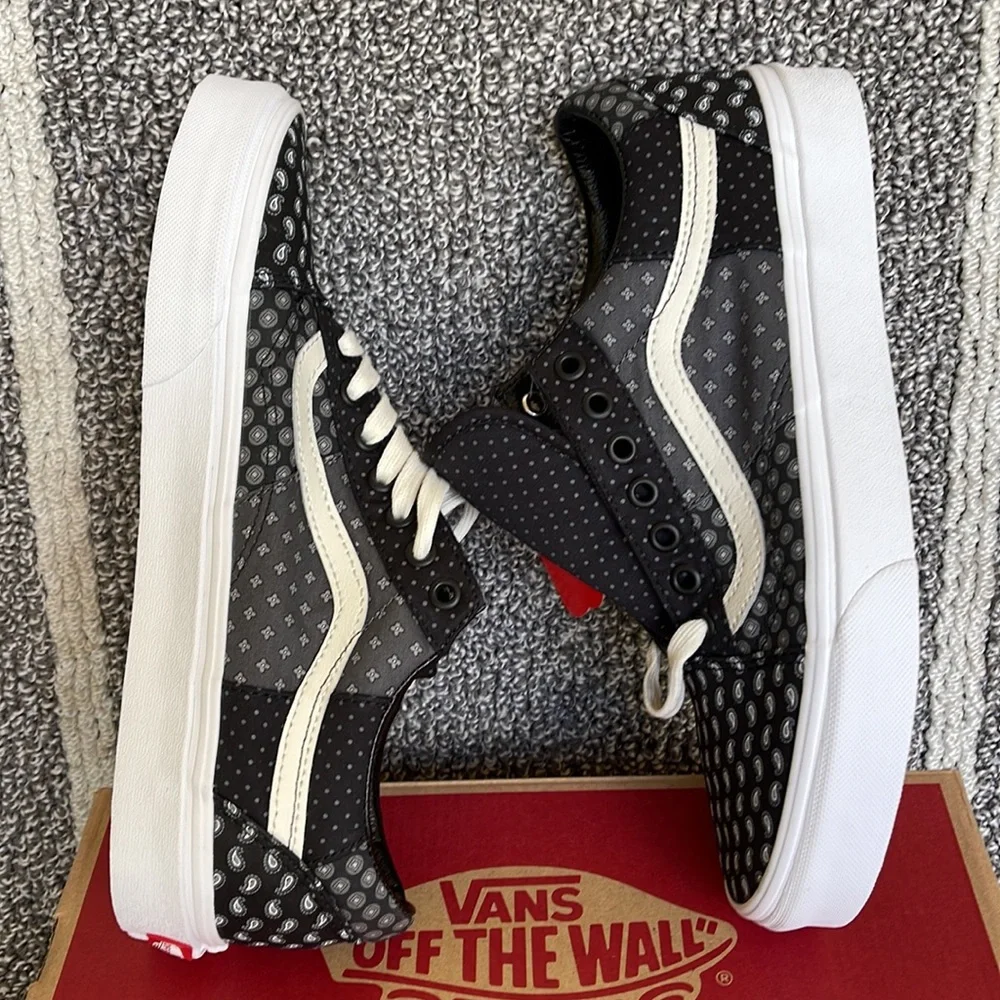 Vans Men’s Old Skool Tie Print Patchwork Black/True White Sneakers - Picture 12 of 16